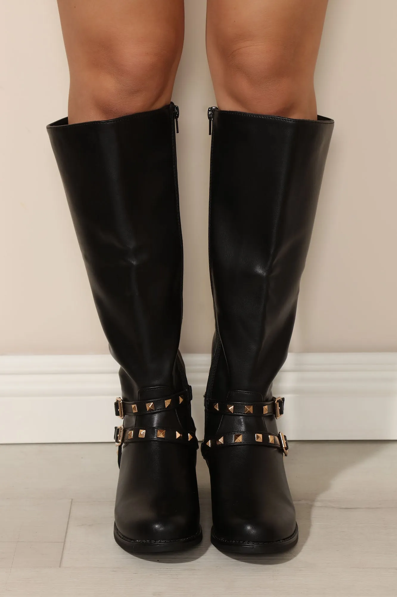 Be That Easy Flat Boots - Black