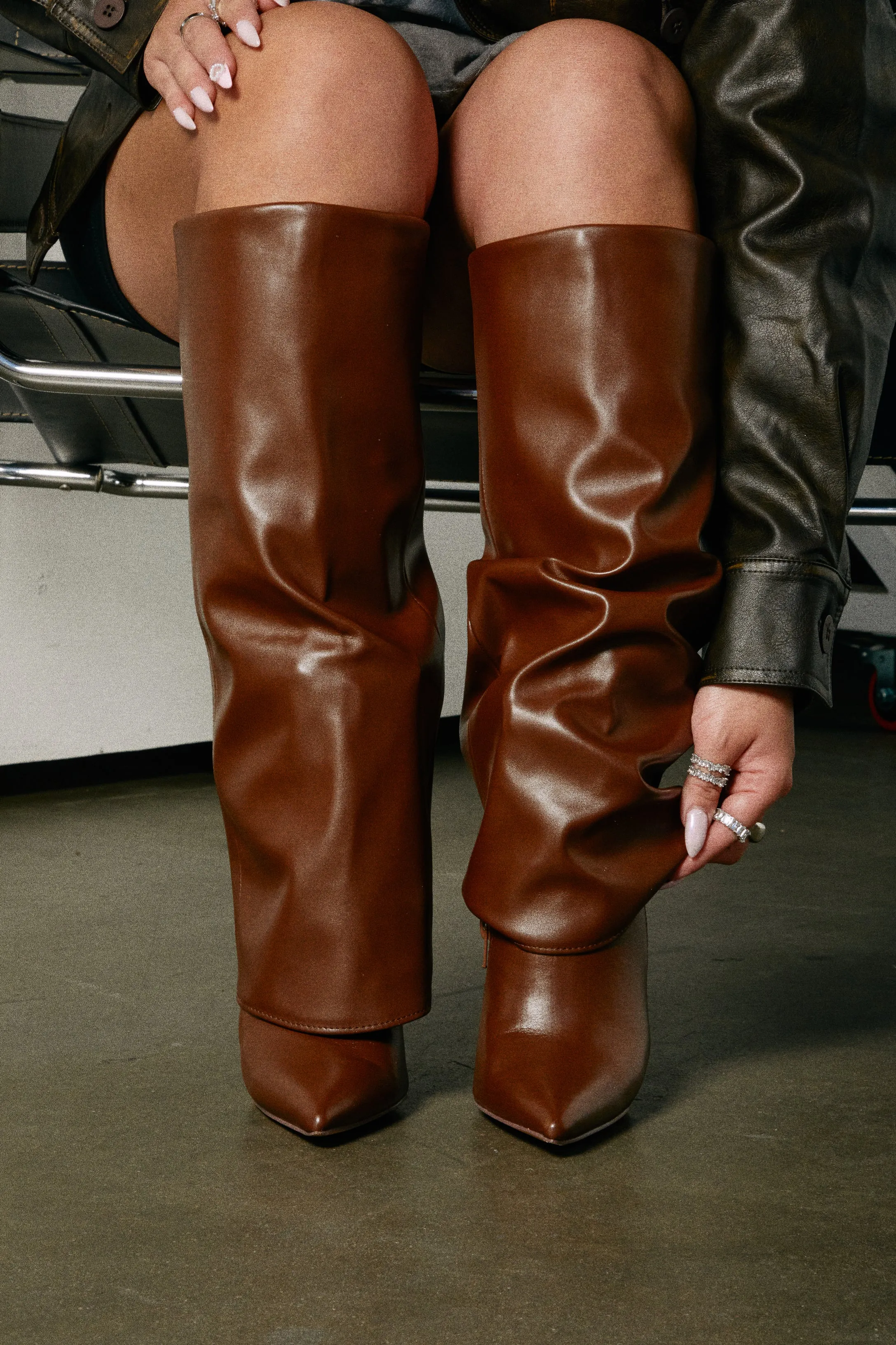 Kourt Knee High Heel Boots - Brown