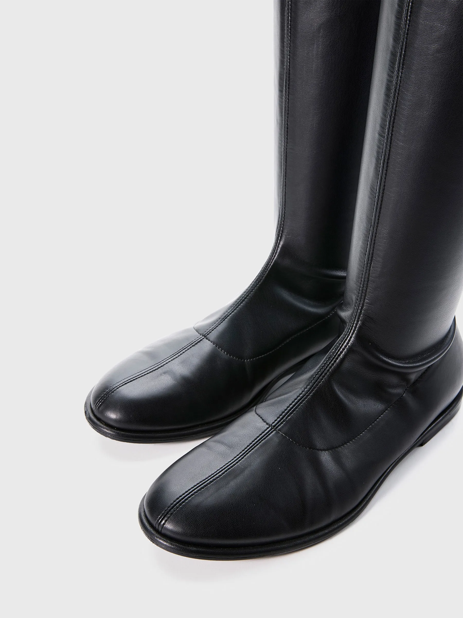 over the knee stretch boot